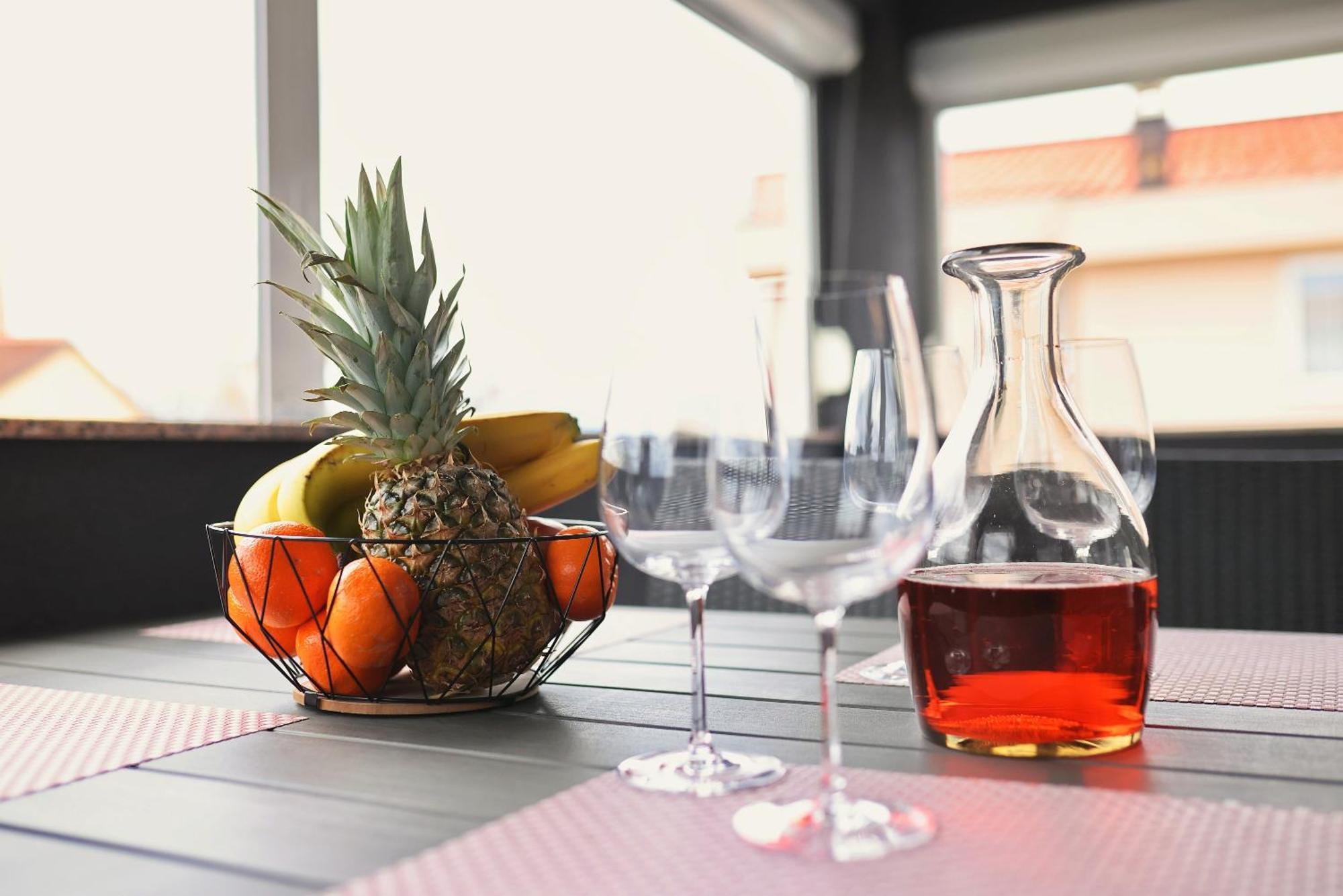 Apartments Rosini, 300M From The Beach With Shared Tavern And Bikes, Нин Екстериор снимка